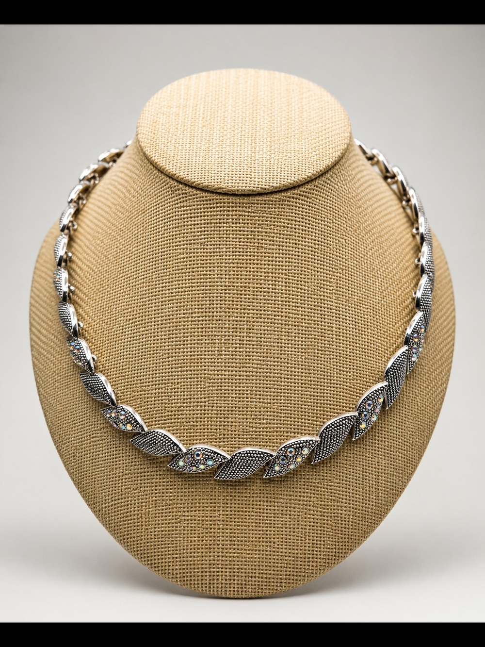 ✨ Vintage Silver Tone AB Crystal Necklace ✨